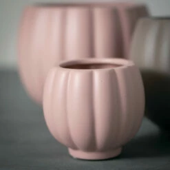 Hot Sale 🎁 Sullivans Warm Ribbed Ceramic Planter - Set Of 3 😉 -Sullivans Sales unnamed file 1394