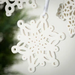 New 🧨 Sullivans Ceramic Snowflake Ornament - Set Of 3 😍 -Sullivans Sales unnamed file 1511
