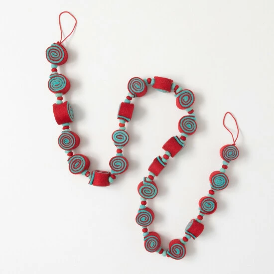 Promo 👍 Sullivans 68" Red & Blue Felt 🍬 Candy Garland 🔥 3 Promo 👍 Sullivans 68" Red & Blue Felt 🍬 Candy Garland 🔥