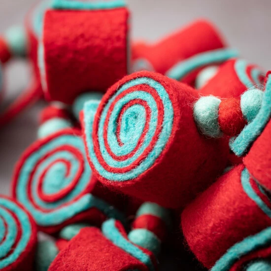 Promo 👍 Sullivans 68" Red & Blue Felt 🍬 Candy Garland 🔥 4 Promo 👍 Sullivans 68" Red & Blue Felt 🍬 Candy Garland 🔥 - Image 2